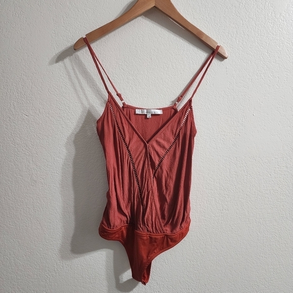 LOVERS + FRIENDS Vision Boho V-Neck Bodysuit in Rust Orange Size XS - Picture 2 of 10